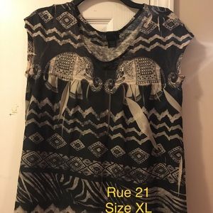 Rue 21 top